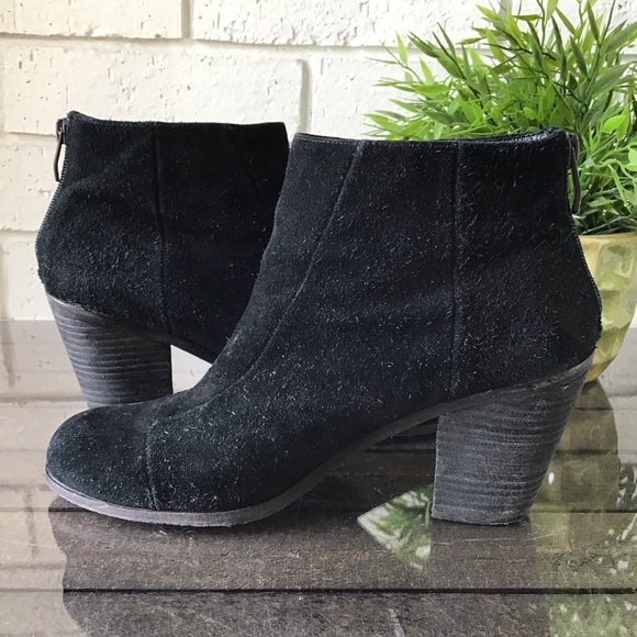 Vince Camuto Graysen Black Suede Ankle Booties - Picture 8 of 11